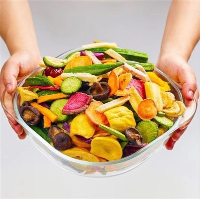 Mixed vegetable and fruit crisps
